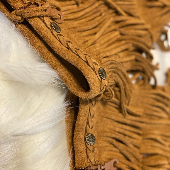 Women’s Size 10 Tall Fringe Minnetonka Boots - Picture 5 of 8